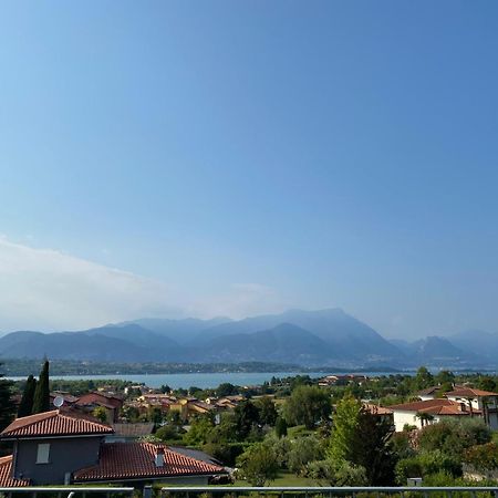 Flowers & Garden Apartment Con Vista Lago Manerba del Garda Bagian luar foto