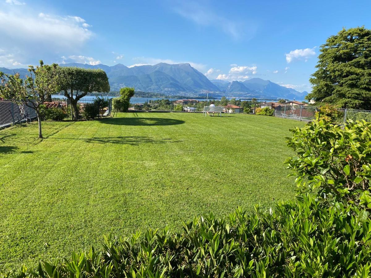 Flowers & Garden Apartment Con Vista Lago Manerba del Garda Bagian luar foto