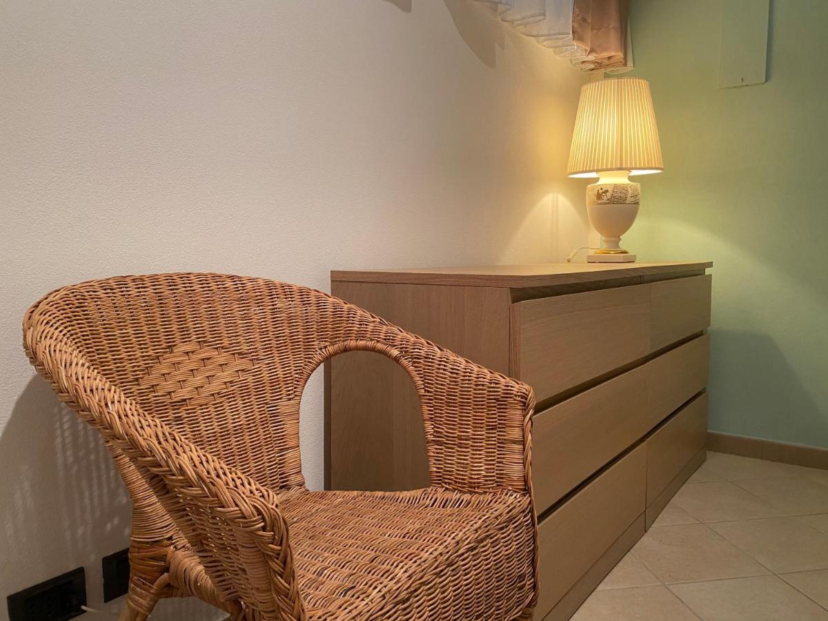 Flowers & Garden Apartment Con Vista Lago Manerba del Garda Bagian luar foto