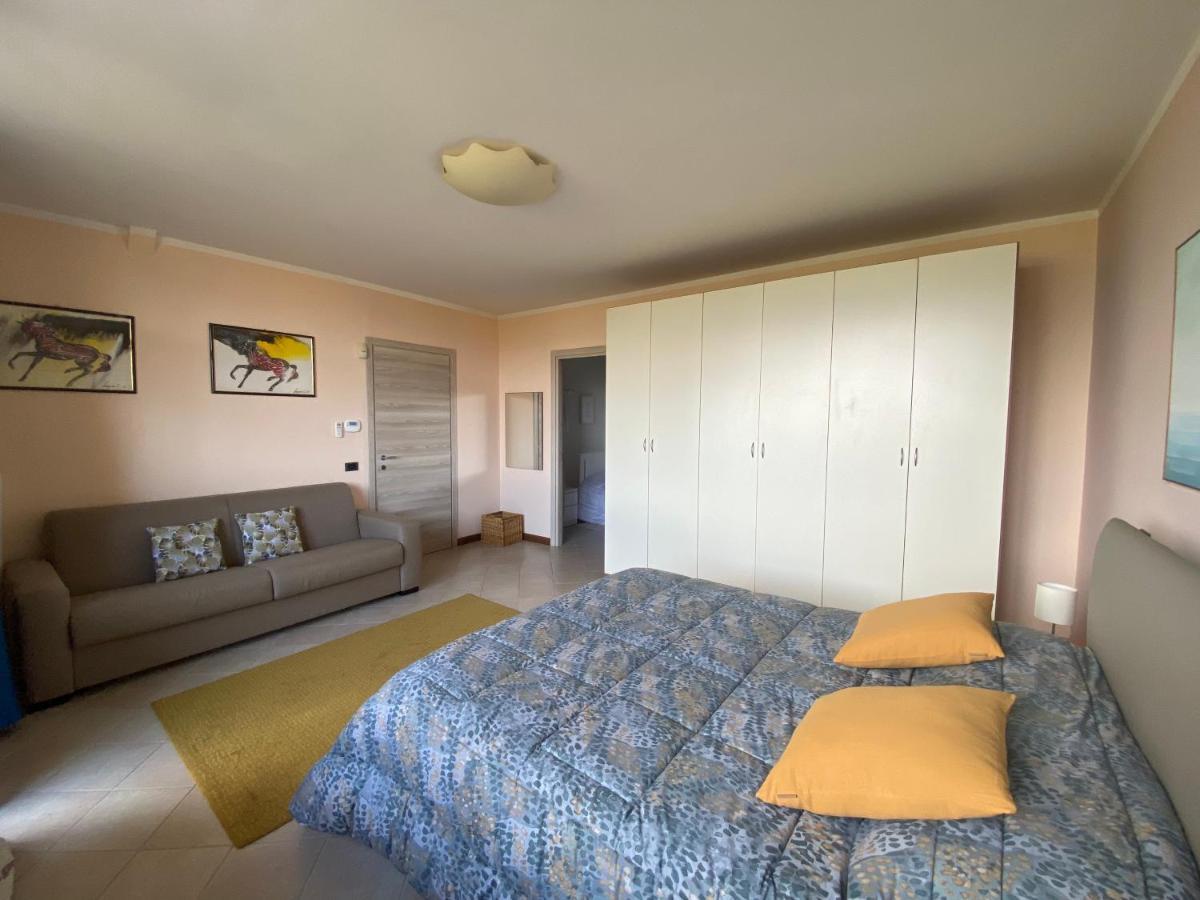 Flowers & Garden Apartment Con Vista Lago Manerba del Garda Bagian luar foto