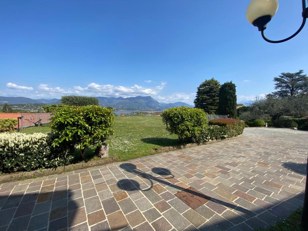 Flowers & Garden Apartment Con Vista Lago Manerba del Garda Bagian luar foto