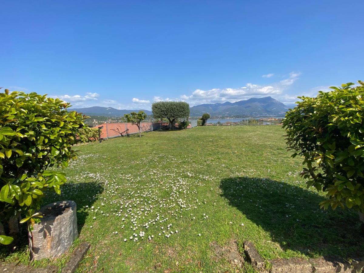 Flowers & Garden Apartment Con Vista Lago Manerba del Garda Bagian luar foto