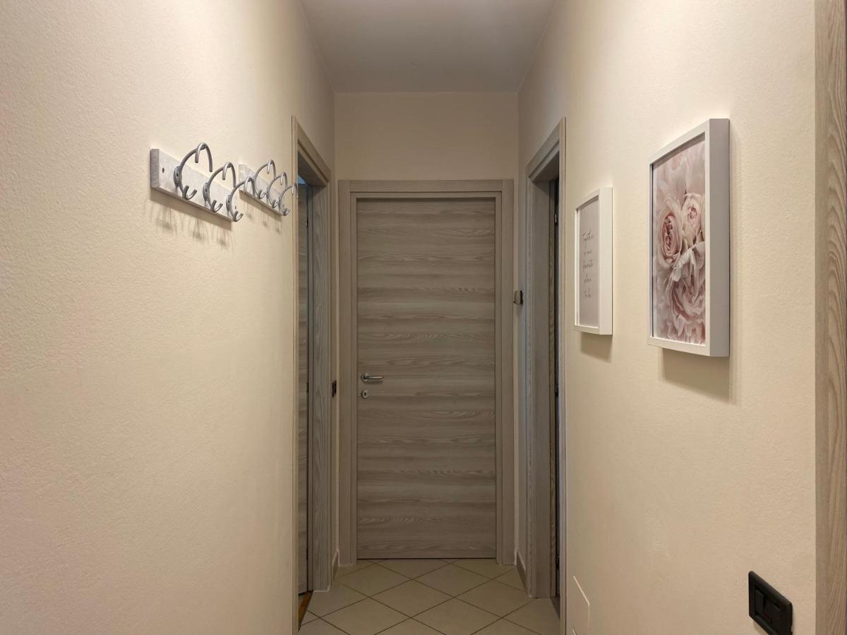 Flowers & Garden Apartment Con Vista Lago Manerba del Garda Bagian luar foto